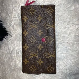 Louis Vuitton “Emilie Wallet”